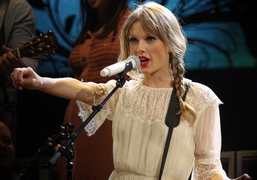 Taylor Swift Concert Music Singing