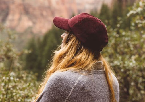 girl with hat