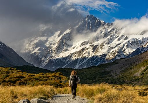 girl mountains