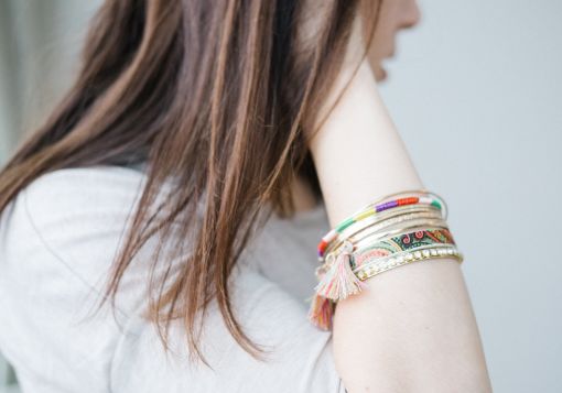 girl with bracelet