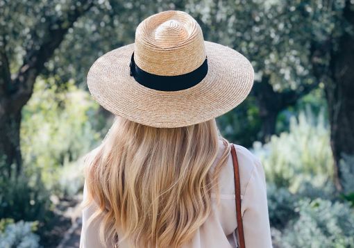 girl with hat